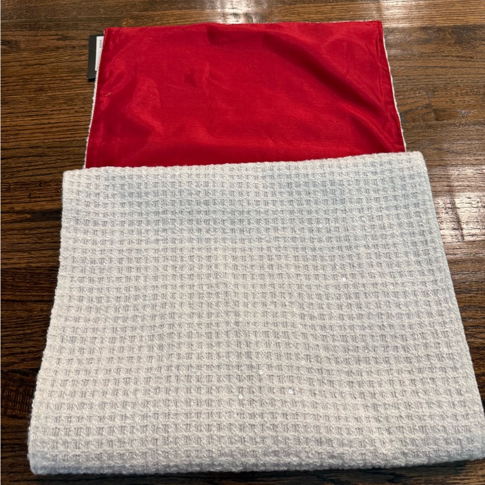 NWT Farrisilk Designer White Tweed Sparkle Reversible vTable Runner 16x72